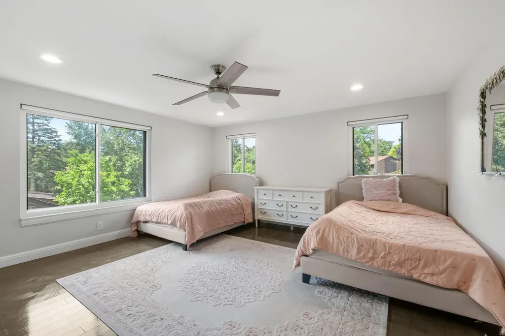 2217 Rhine Road Bloomfield Charter Township MI 48323