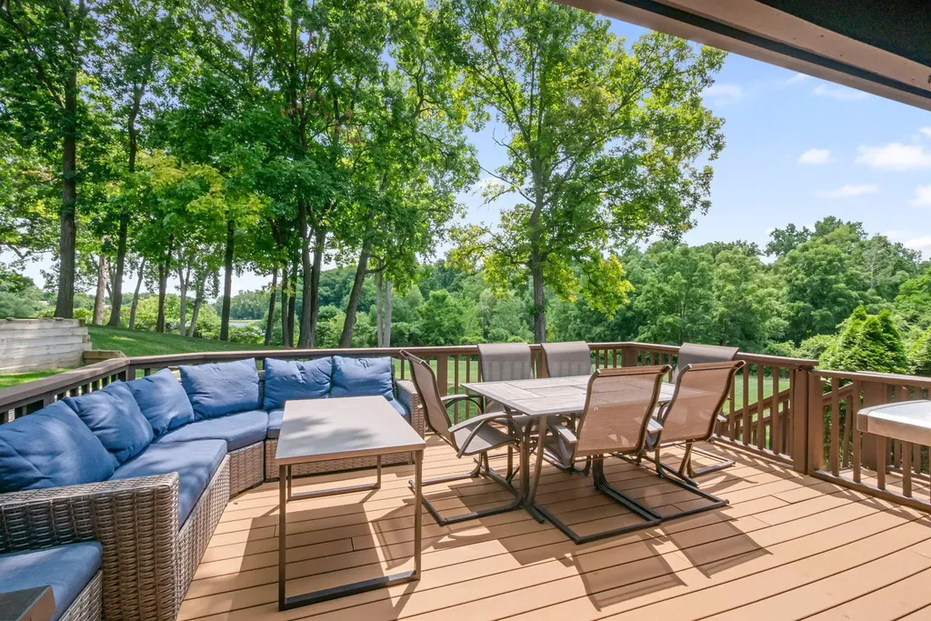 2217 Rhine Road Bloomfield Charter Township MI 48323