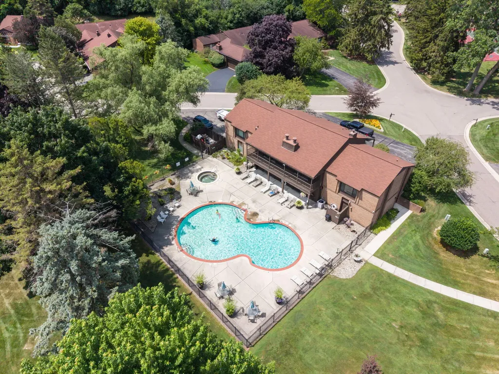 2217 Rhine Road Bloomfield Charter Township MI 48323