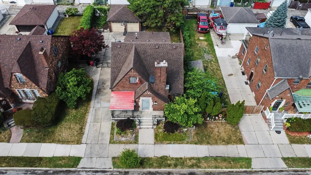 11651 Gallagher Street Hamtramck City MI 48212