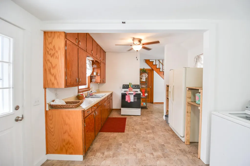 203 S Main Street Montgomery Village MI 49255