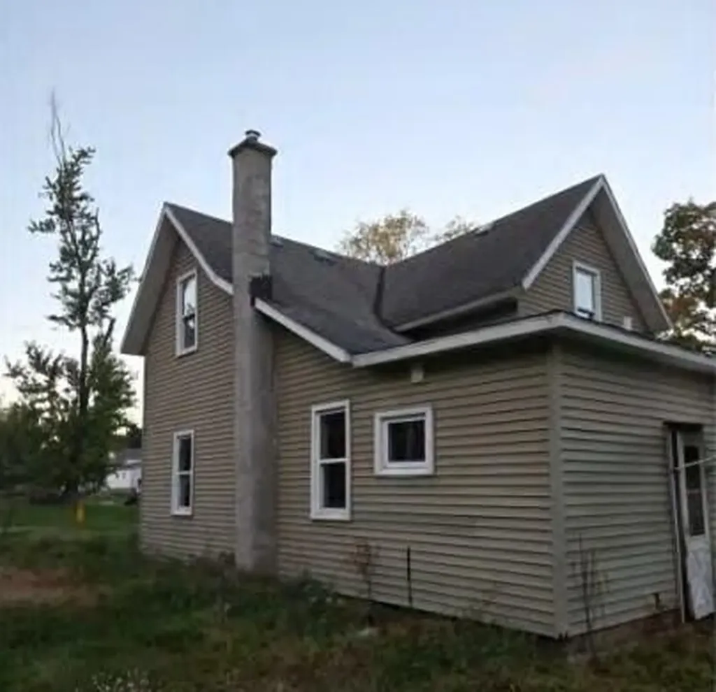 216 W Pine Street Bloomingdale Village MI 49026