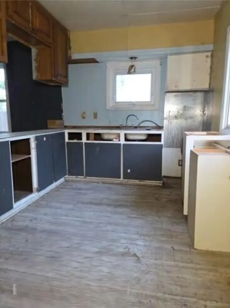 216 W Pine Street Bloomingdale Village MI 49026