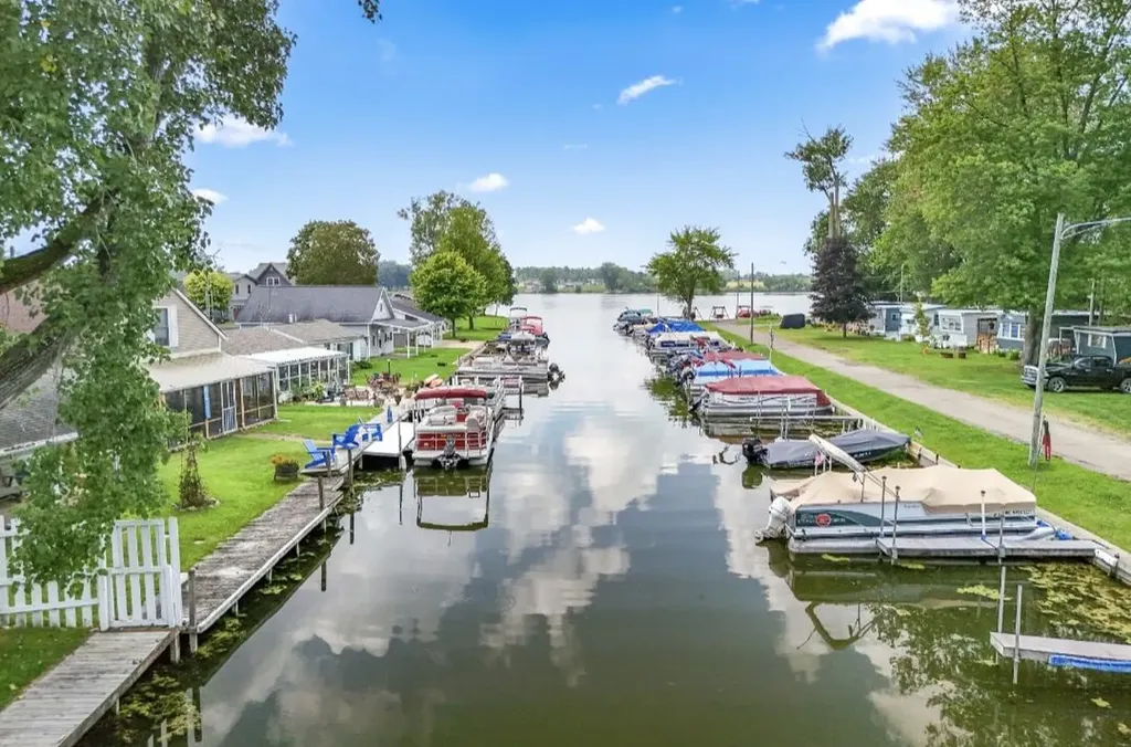 268 Paradise Island Drive Coldwater City MI 49036