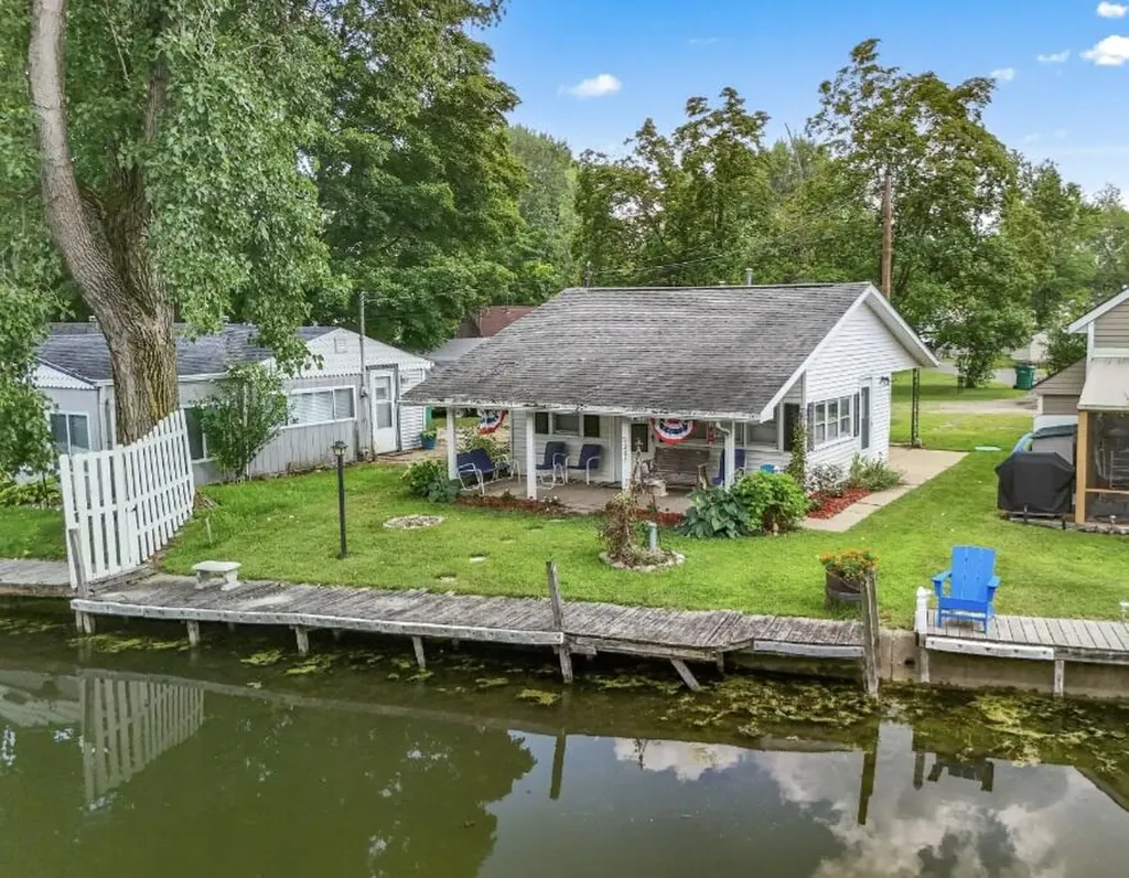 268 Paradise Island Drive Coldwater City MI 49036