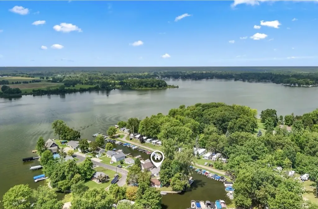 268 Paradise Island Drive Coldwater City MI 49036