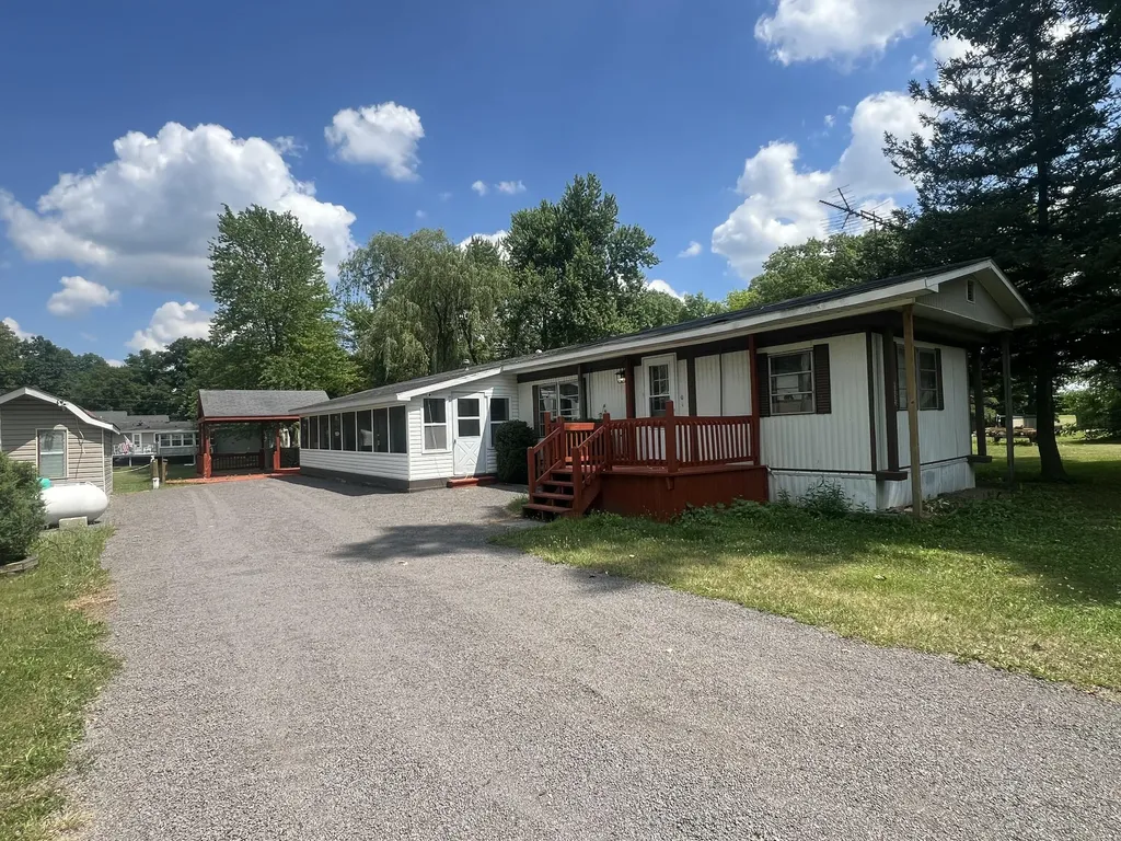 6915 Rowley Drive Jefferson Township MI 49266