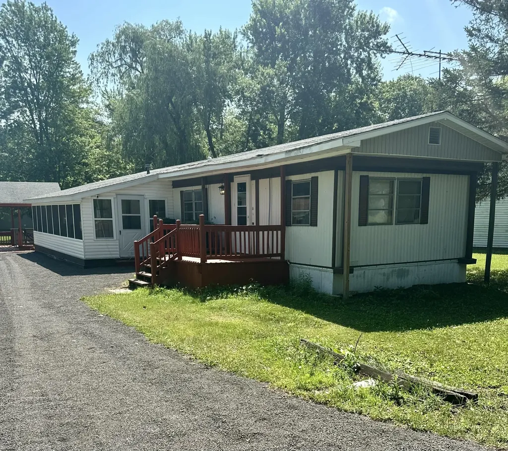 6915 Rowley Drive Jefferson Township MI 49266