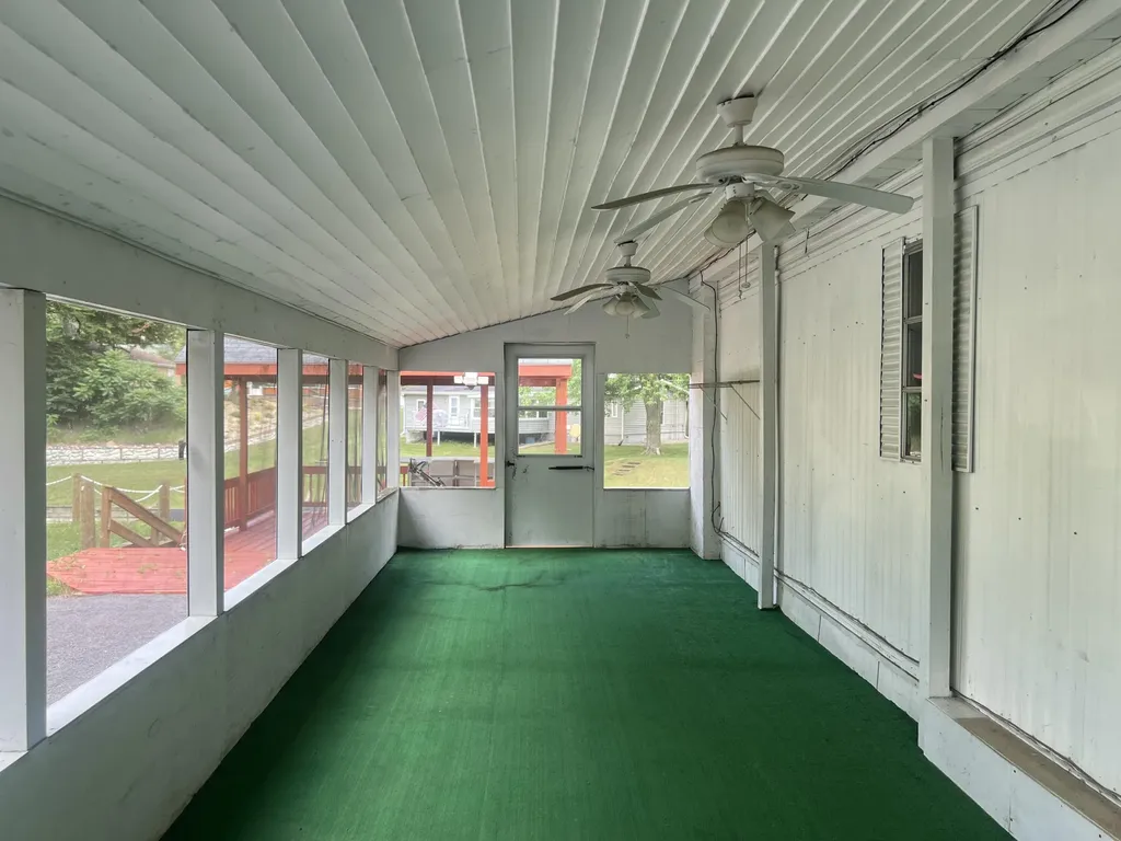 6915 Rowley Drive Jefferson Township MI 49266