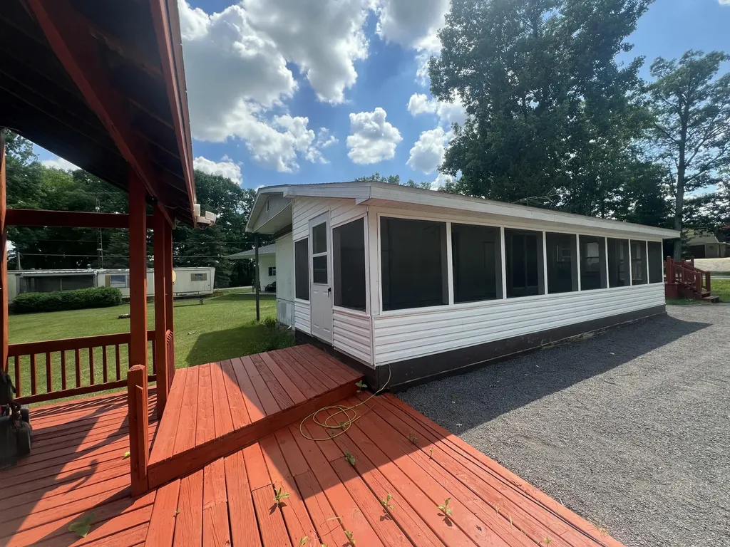 6915 Rowley Drive Jefferson Township MI 49266