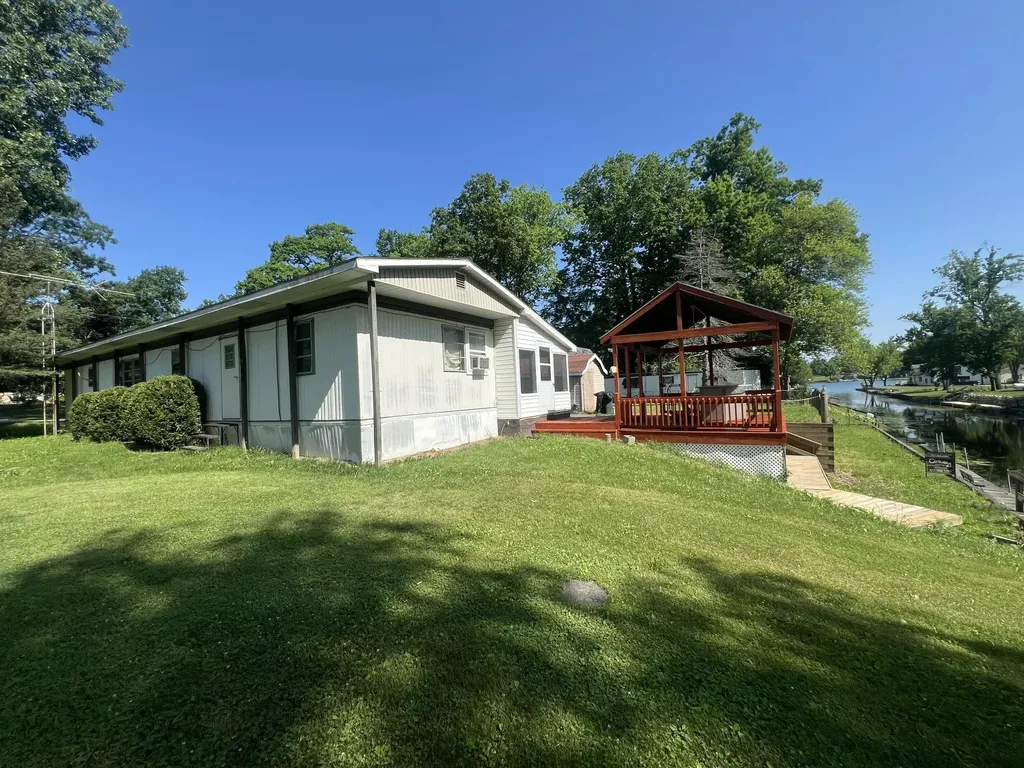 6915 Rowley Drive Jefferson Township MI 49266