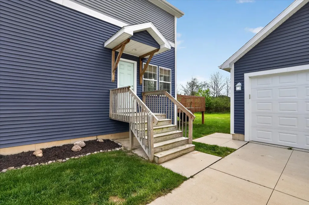 447 Oakwood Drive Charlotte City MI 48813
