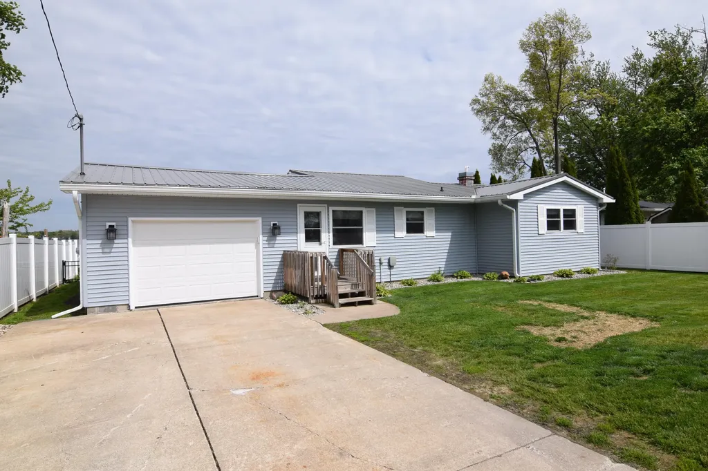 912 West Shore Road Matteson Township MI 49028
