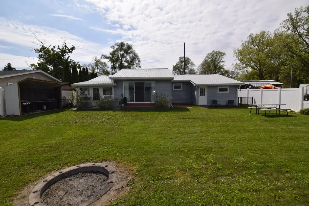 912 West Shore Road Matteson Township MI 49028