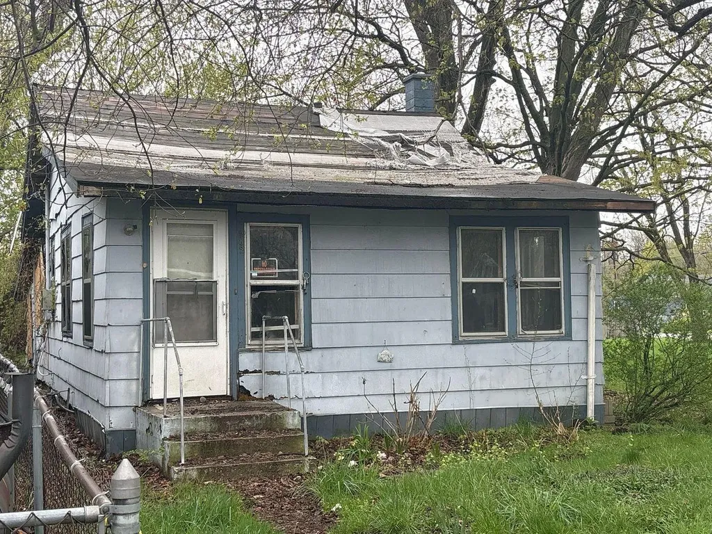 282 Chestnut Street Benton Charter Township MI 49022
