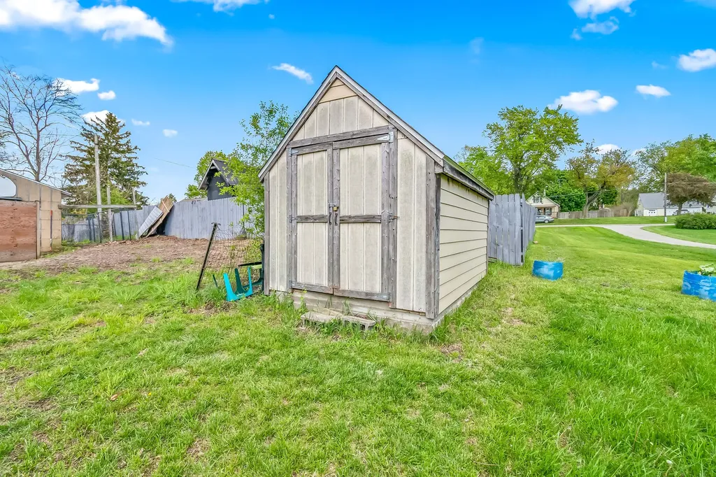 70 Superior Street Hillsdale City MI 49242