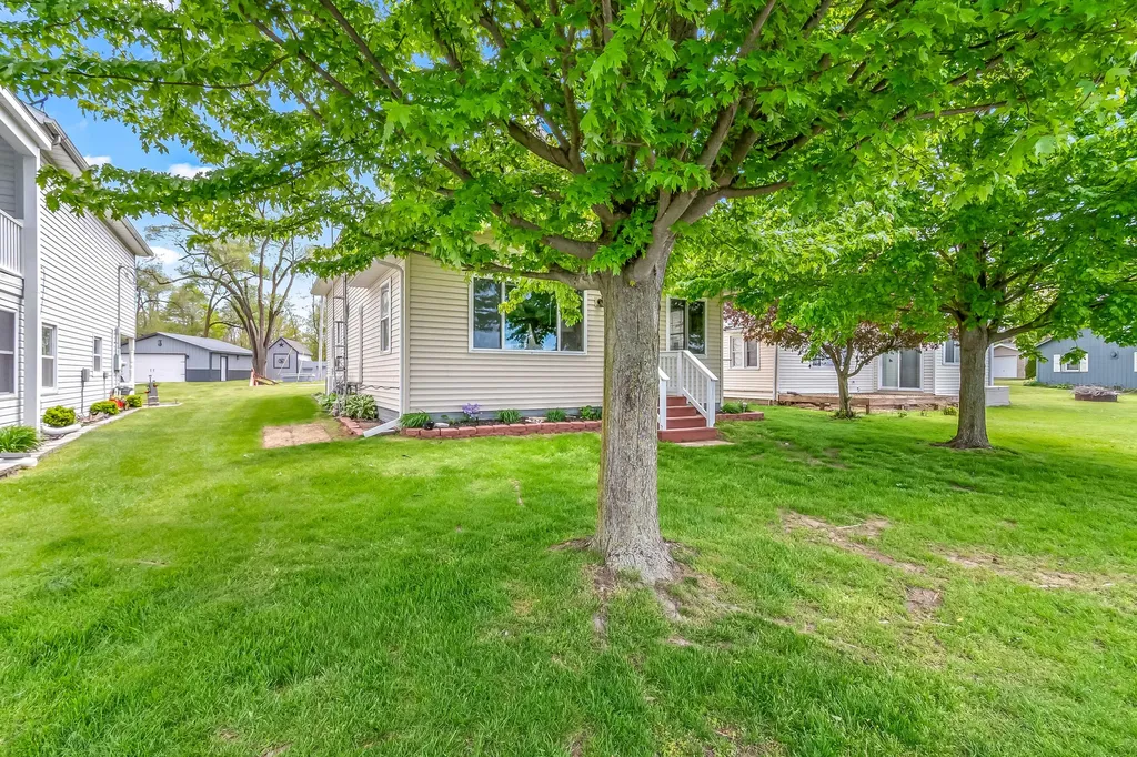 818 N Werners Landing Drive Matteson Township MI 49028