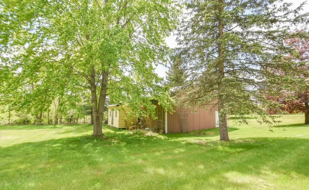 305 Ridge Road Quincy Township MI 49082