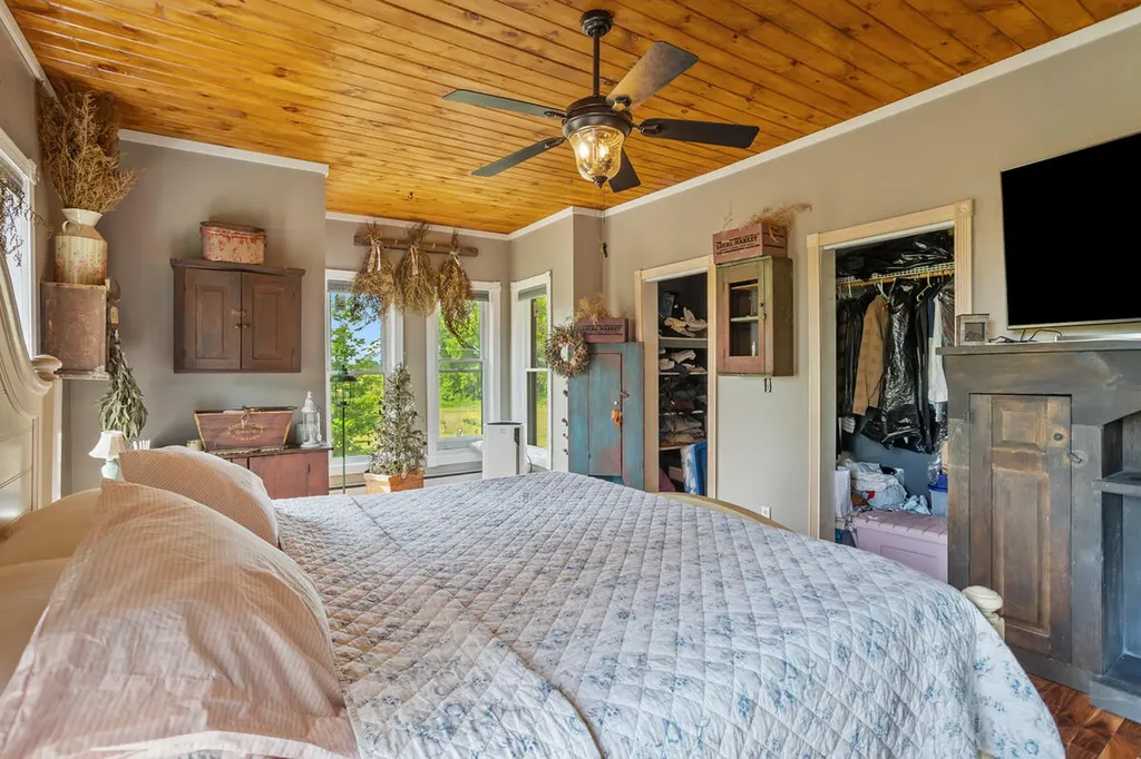 55686 Parkville Road Park Township MI 49072