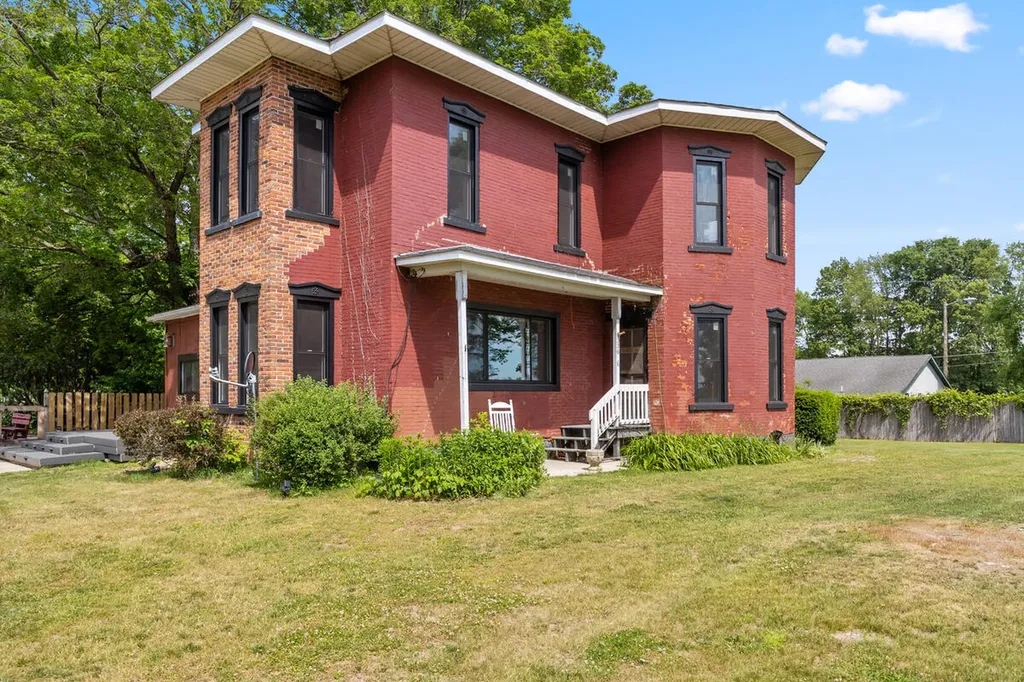 55686 Parkville Road Park Township MI 49072