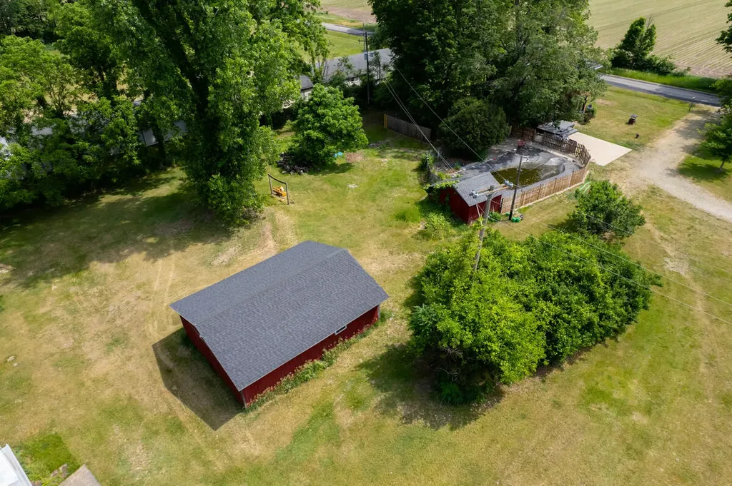 55686 Parkville Road Park Township MI 49072