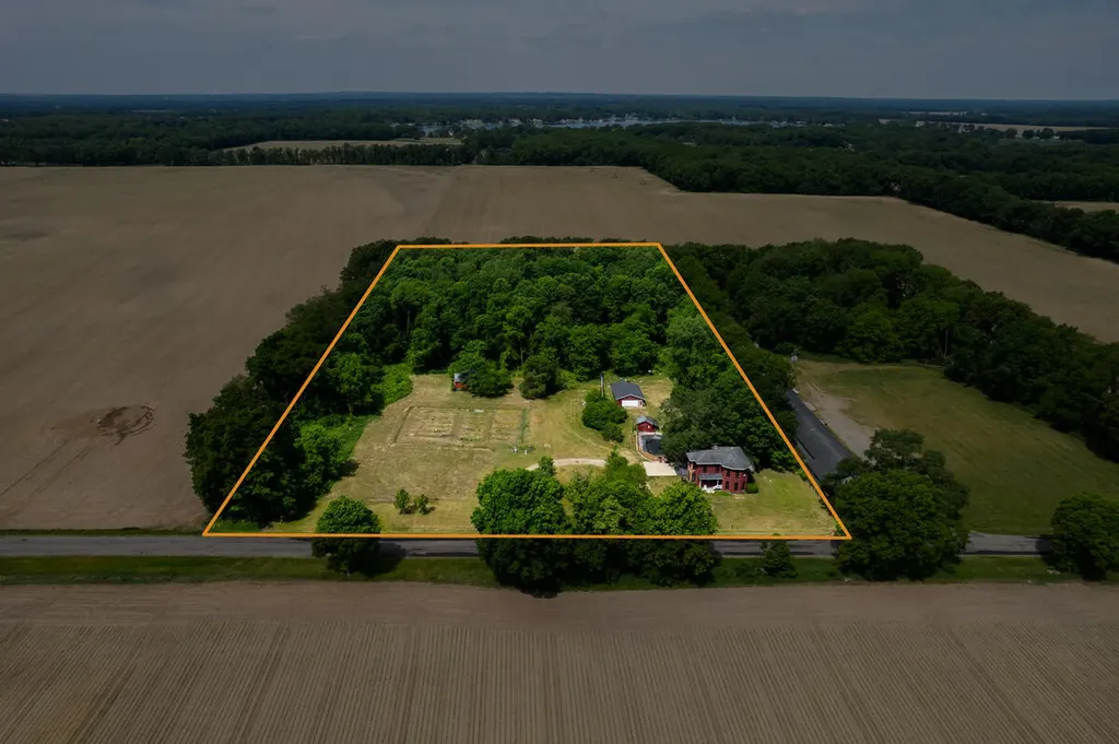 55686 Parkville Road Park Township MI 49072