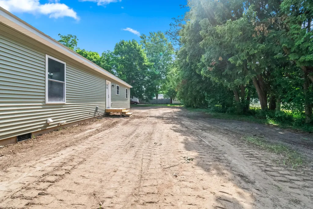203 Pelton Avenue Coldwater City MI 49036