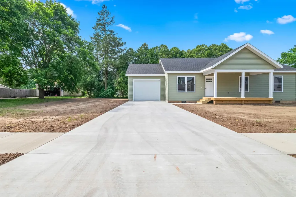 203 Pelton Avenue Coldwater City MI 49036