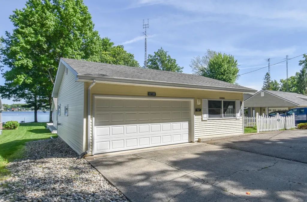1075 Kope-kon Road Kinderhook Township MI 49036