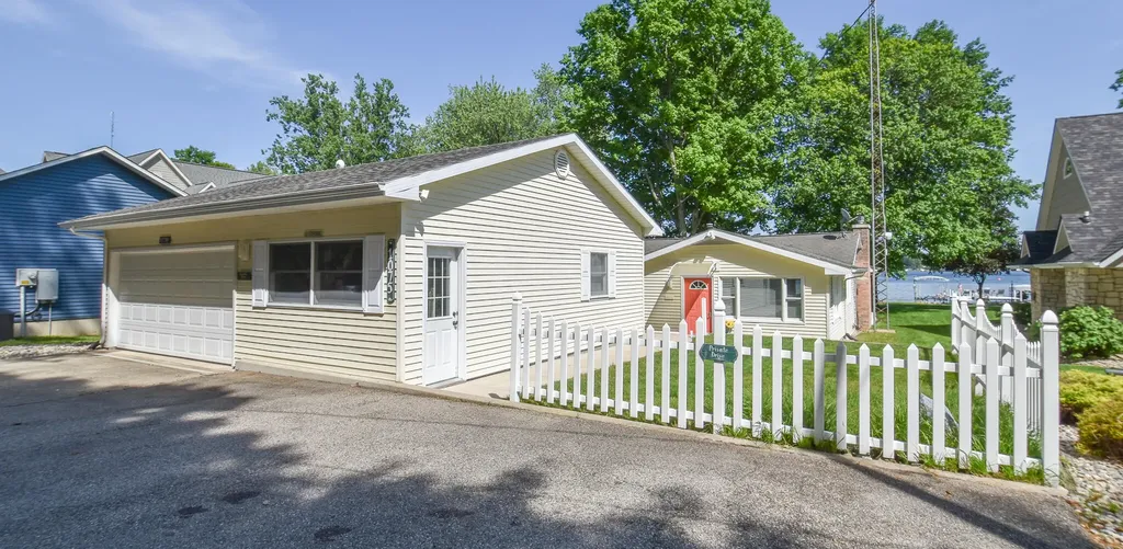 1075 Kope-kon Road Kinderhook Township MI 49036