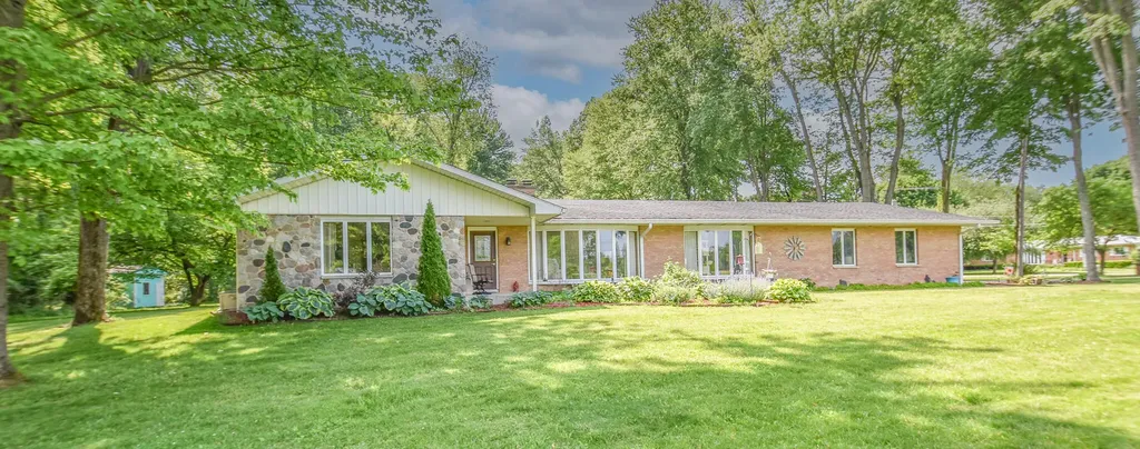8391 Old Us 27 S Fredonia Township MI 49068