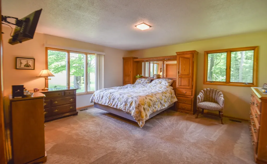 8391 Old Us 27 S Fredonia Township MI 49068