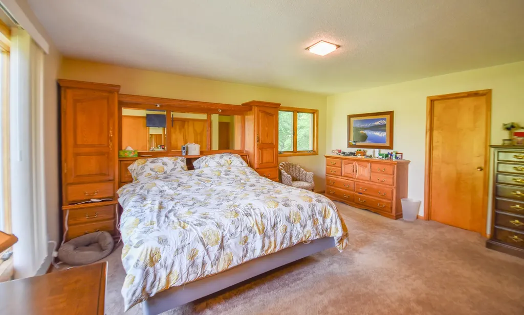8391 Old Us 27 S Fredonia Township MI 49068