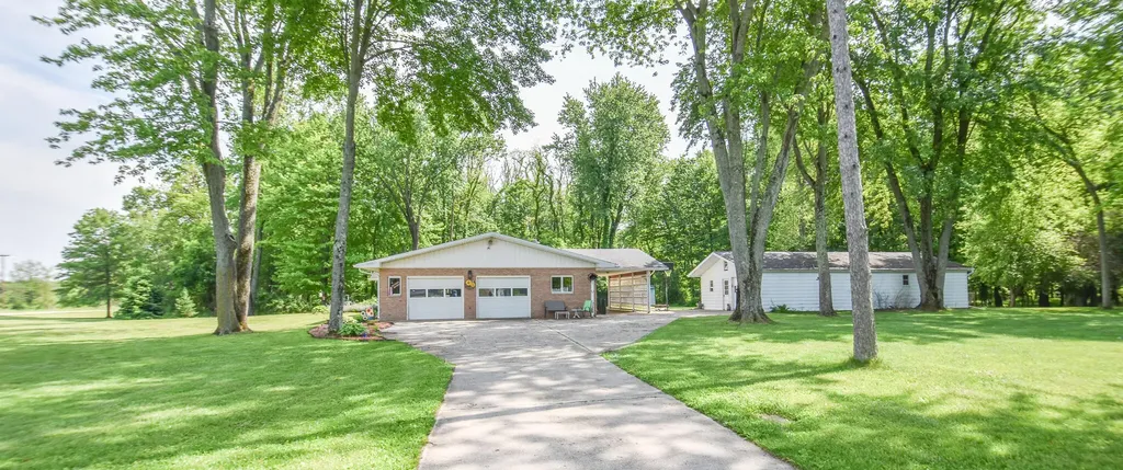 8391 Old Us 27 S Fredonia Township MI 49068