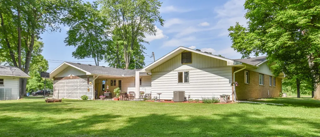 8391 Old Us 27 S Fredonia Township MI 49068