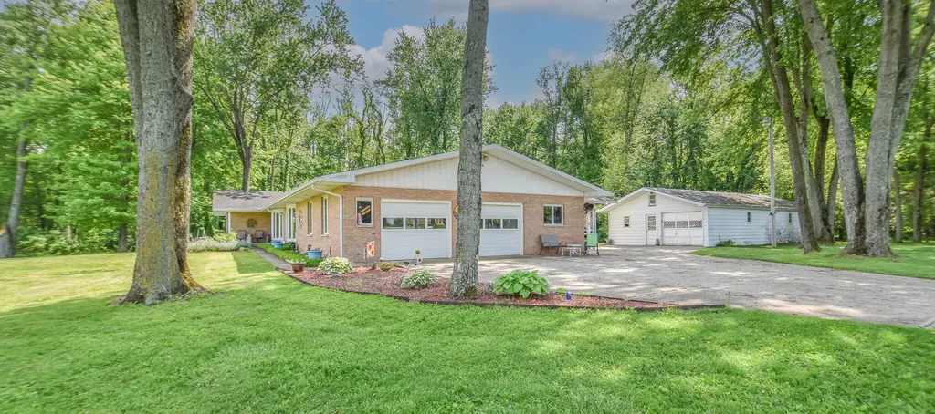 8391 Old Us 27 S Fredonia Township MI 49068
