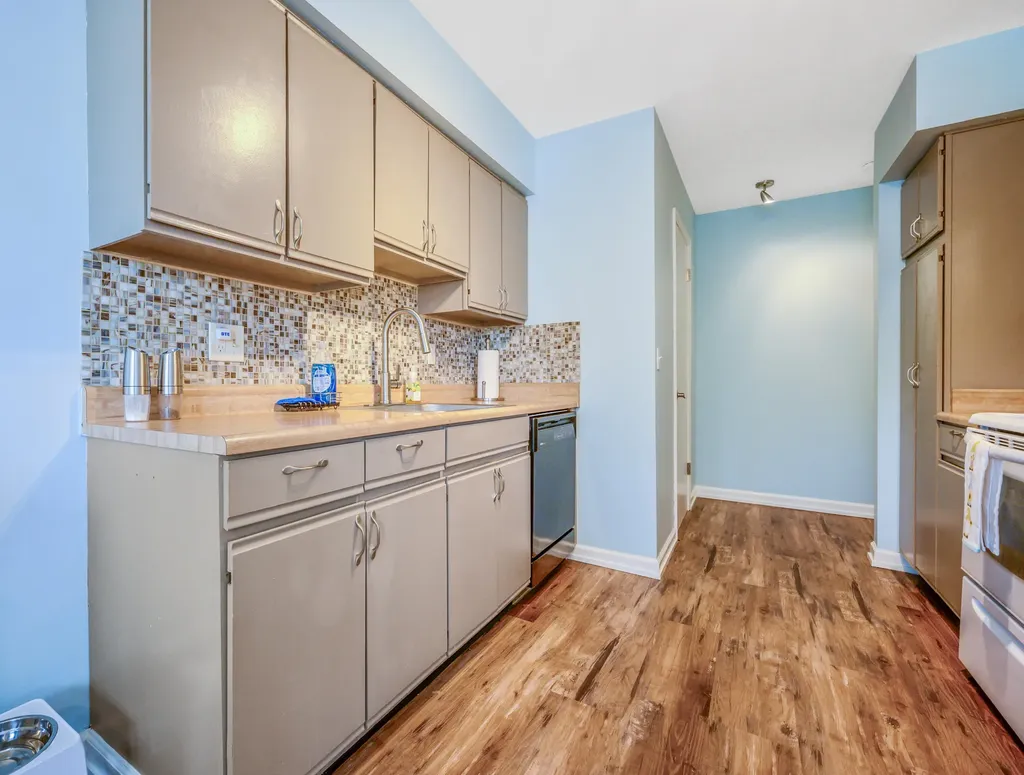 1951 Arbor Way N Canton Charter Township MI 48188