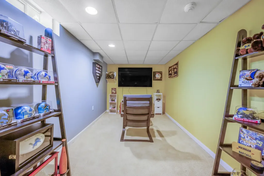 1951 Arbor Way N Canton Charter Township MI 48188