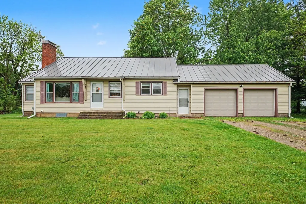 604 E Chicago Road White Pigeon Village MI 49099