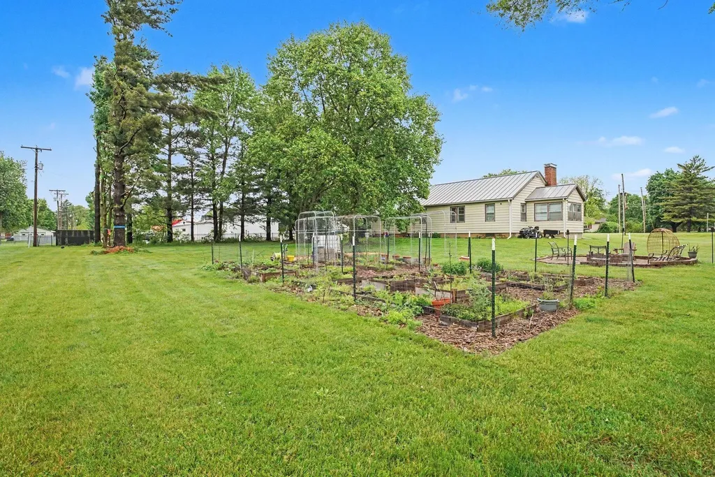 604 E Chicago Road White Pigeon Village MI 49099