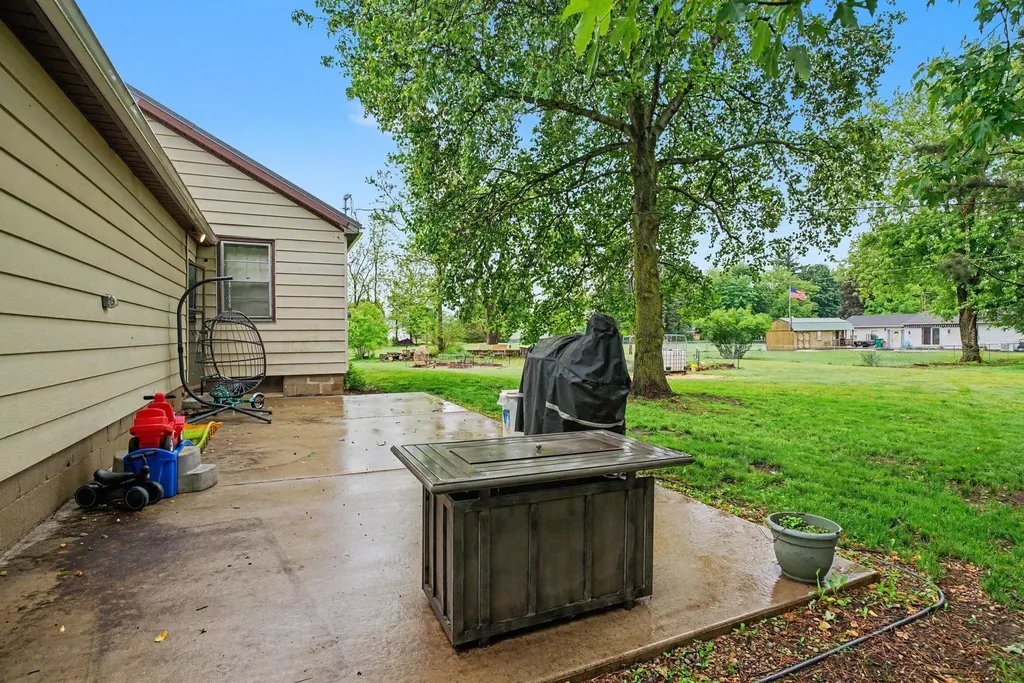 604 E Chicago Road White Pigeon Village MI 49099