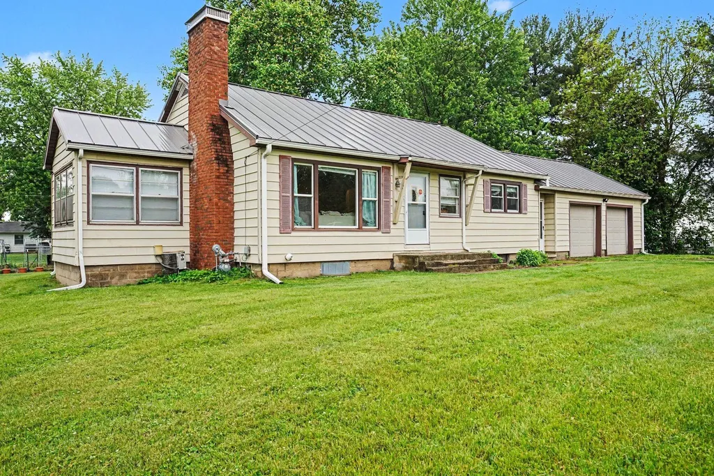 604 E Chicago Road White Pigeon Village MI 49099