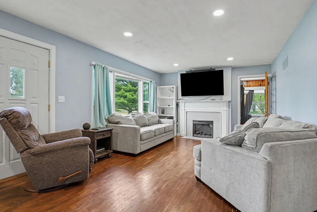 604 E Chicago Road White Pigeon Village MI 49099