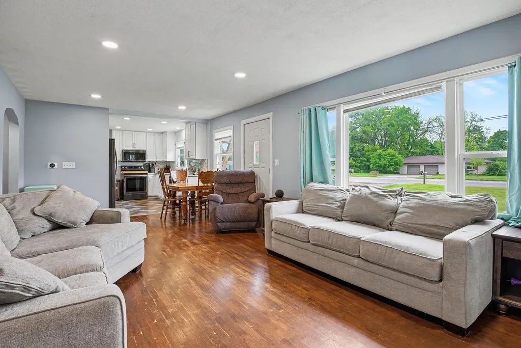 604 E Chicago Road White Pigeon Village MI 49099