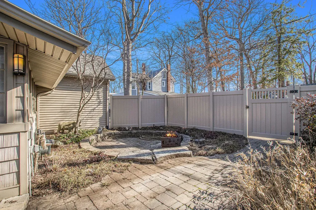 274 S Hawley Center Drive Girard Township MI 49036