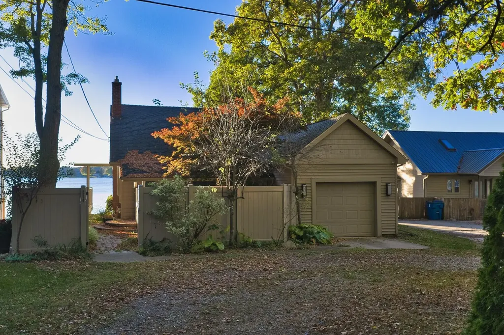 274 S Hawley Center Drive Girard Township MI 49036