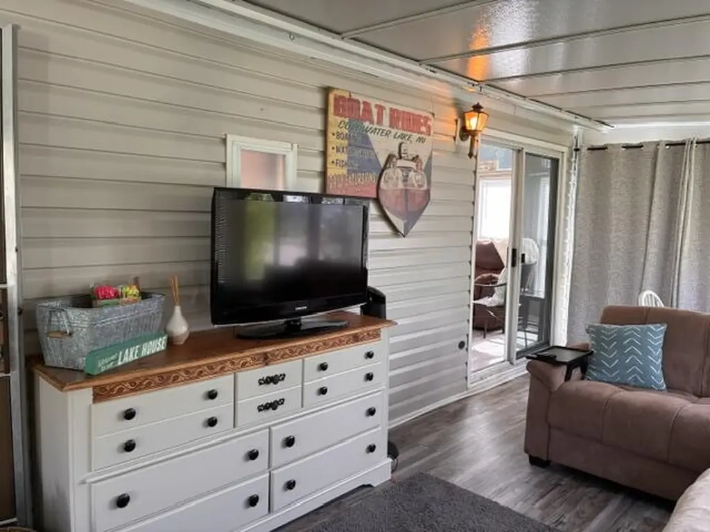 731 Bayside Lane Kinderhook Township MI 49036