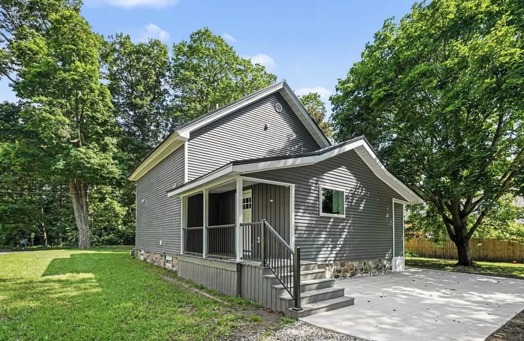 209 E High Street Union City Village MI 49094
