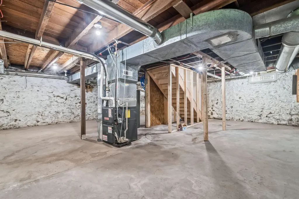 209 E High Street Union City Village MI 49094