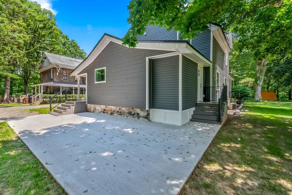209 E High Street Union City Village MI 49094
